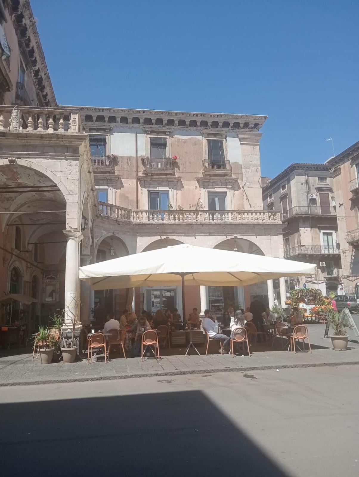 Il Castello Di Patty Lejlighed Catania Eksteriør billede